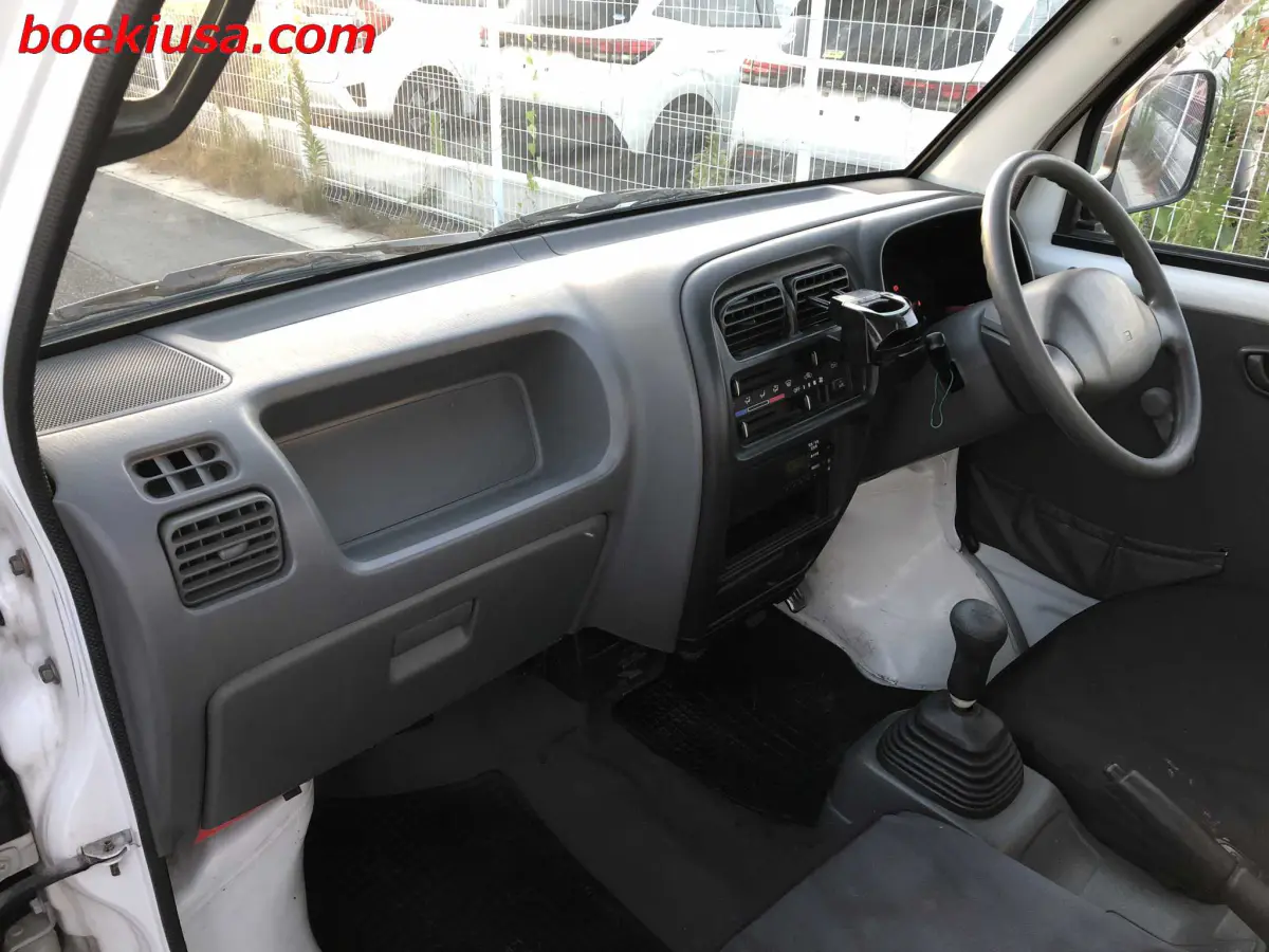 2000 Suzuki Carry 4x4, a white Kei Truck, for sale at Boeki USA in Paterson, NJ (photo 9 of 20)