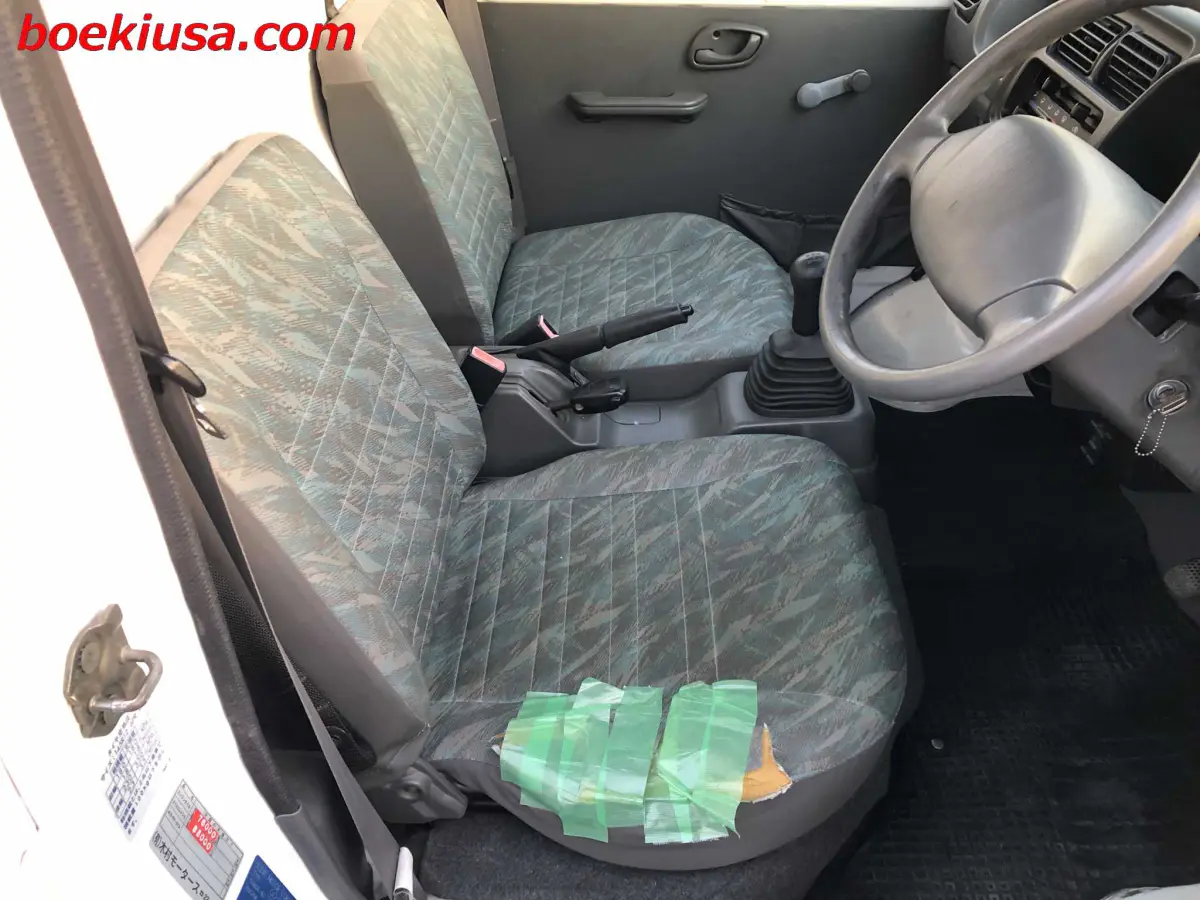2000 Suzuki Carry 4x4, a white Kei Truck, for sale at Boeki USA in Paterson, NJ (photo 14 of 20)