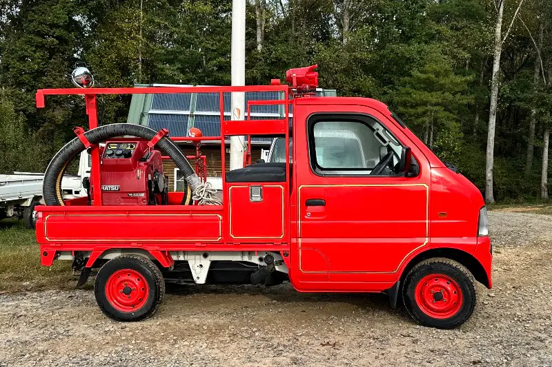 2000 Suzuki Carry Fire Truck 4WD, a red Kei Truck, for sale at Mayberry Mini Trucks in Mount Airy, NC (photo 4 of 20)