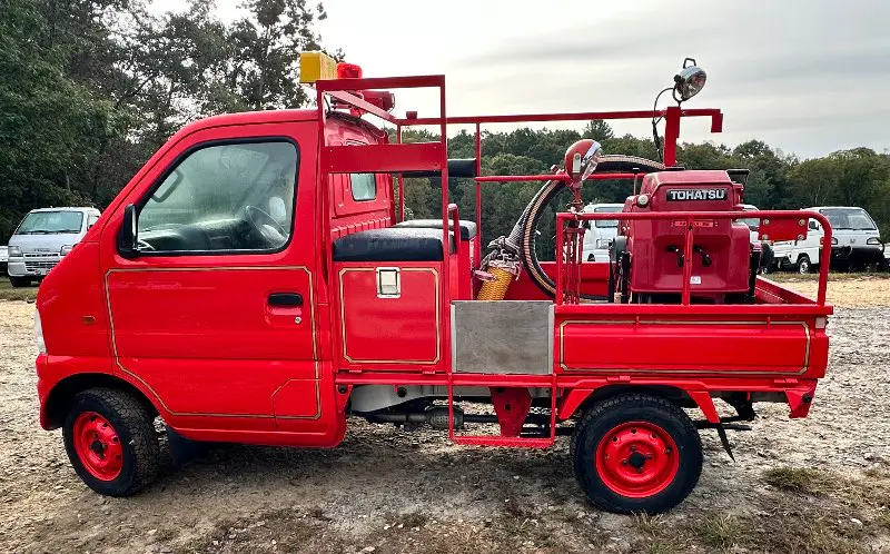 2000 Suzuki Carry Fire Truck 4WD, a red Kei Truck, for sale at Mayberry Mini Trucks in Mount Airy, NC (photo 9 of 20)