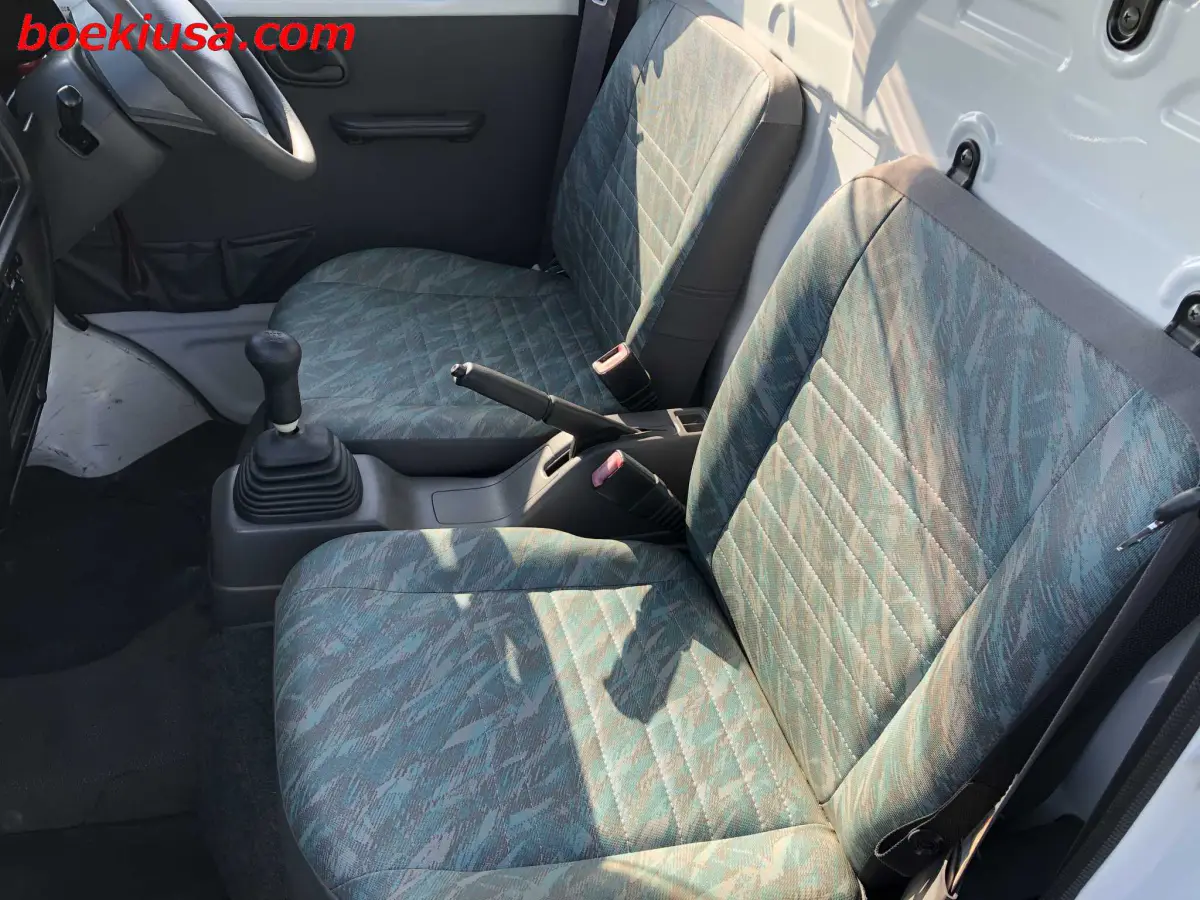 2000 Suzuki Carry, a white Kei Truck, for sale at Boeki USA in Paterson, NJ (photo 10 of 20)