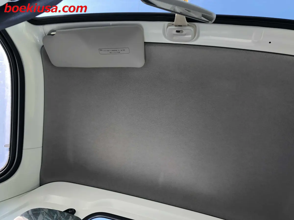 2000 Suzuki Carry, a white Kei Truck, for sale at Boeki USA in Paterson, NJ (photo 11 of 20)