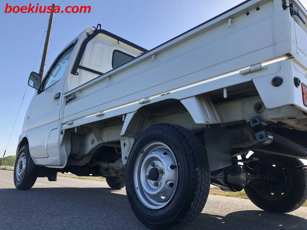 2000 Suzuki Carry, a white Kei Truck, for sale at Boeki USA in Paterson, NJ (photo 5 of 20)