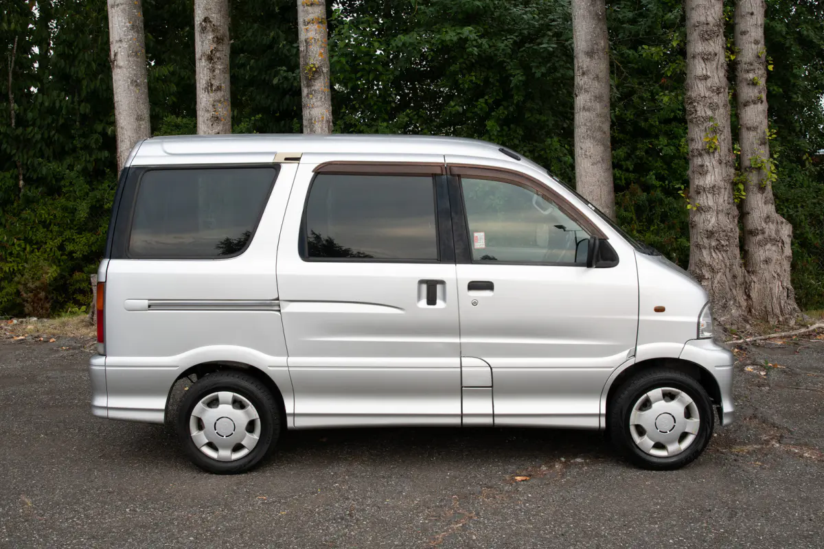 2001 Daihatsu Atrai 7 4WD, a Kei Van, for sale at The Import Guys in Ferndale, WA (photo 7 of 15)