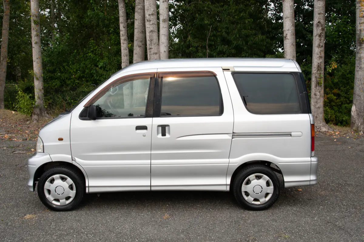 2001 Daihatsu Atrai 7 4WD, a Kei Van, for sale at The Import Guys in Ferndale, WA (photo 8 of 15)