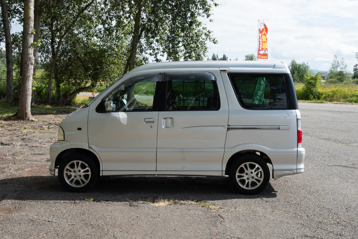 2001 Daihatsu Atrai 7, a Kei Van, for sale at The Import Guys in Ferndale, WA (photo 7 of 15)