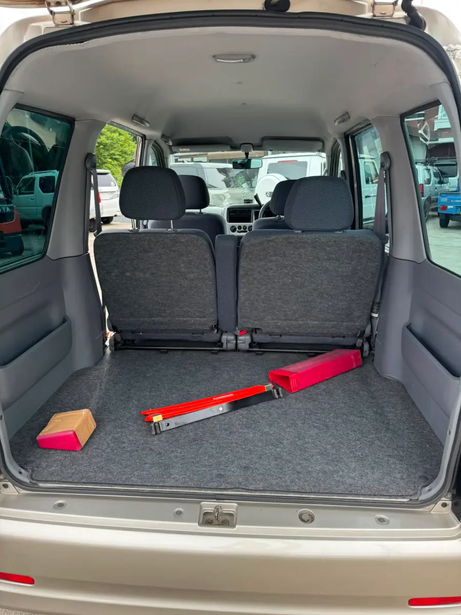 2001 Daihatsu Atrai Wagon, a Kei Van, for sale at Skyline Kei Trucks in Houston, TX (photo 11 of 15)
