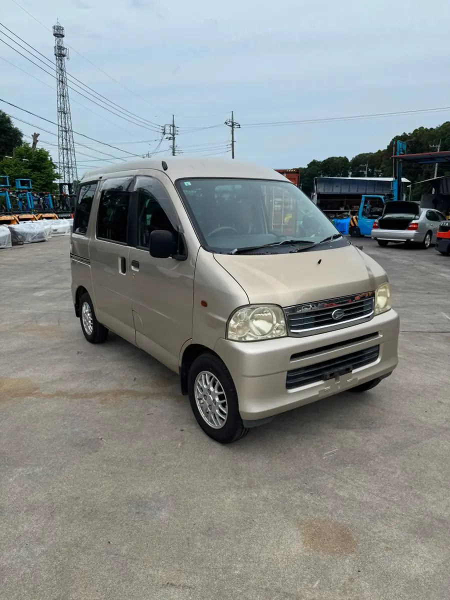 2001 Daihatsu Atrai Wagon, a Kei Van, for sale at Skyline Kei Trucks in Houston, TX (photo 2 of 15)