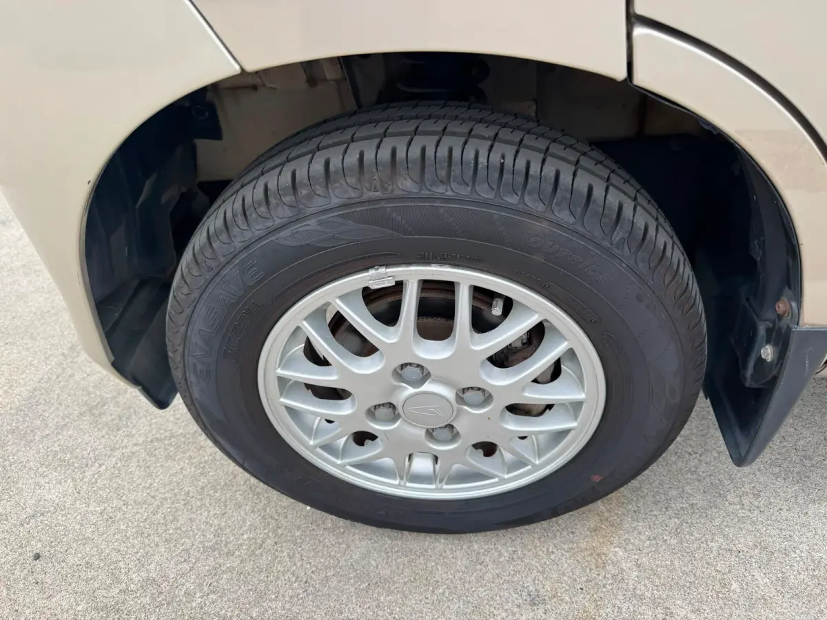 2001 Daihatsu Atrai Wagon, a Kei Van, for sale at Skyline Kei Trucks in Houston, TX (photo 7 of 15)