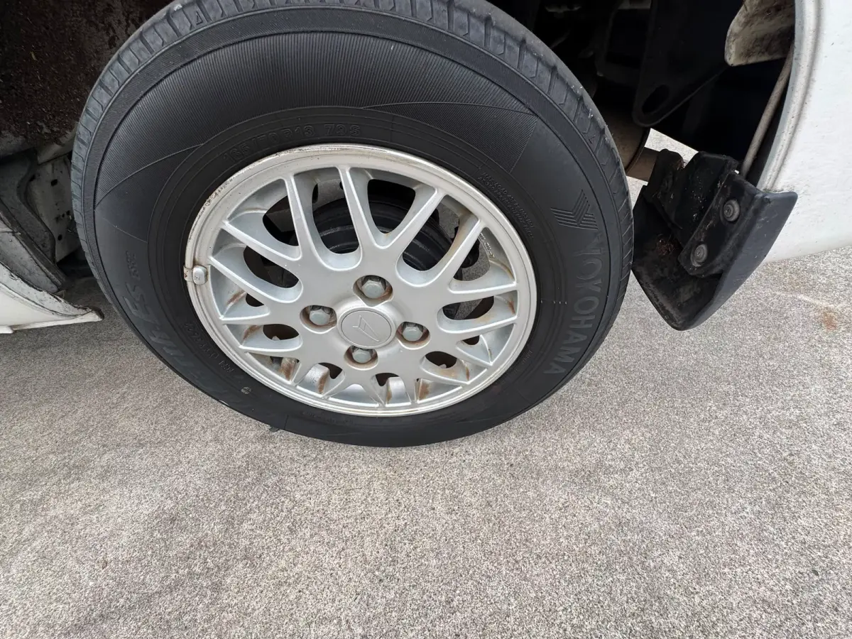 2001 Daihatsu Atrai Wagon Turbo, a white Kei Van, for sale at Skyline Kei Trucks in Houston, TX (photo 10 of 12)
