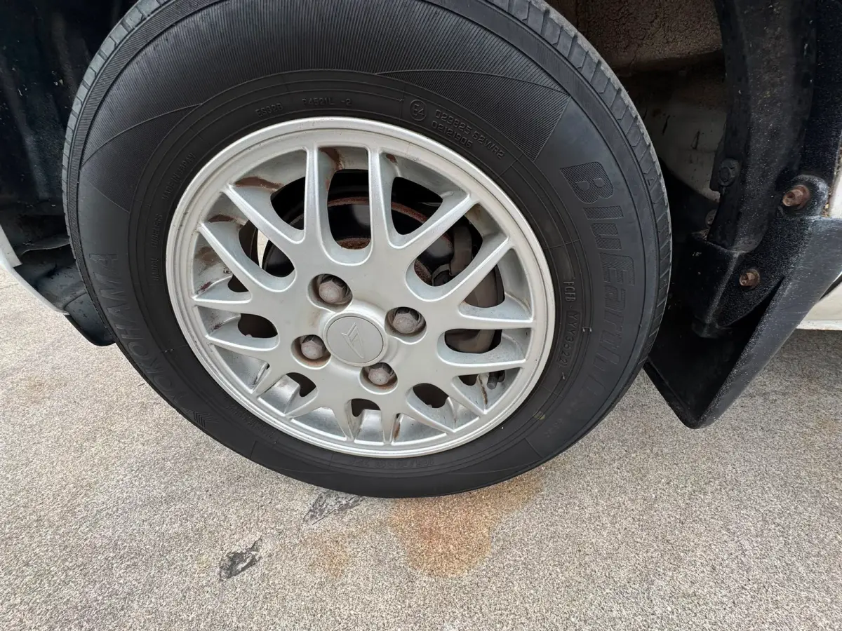 2001 Daihatsu Atrai Wagon Turbo, a white Kei Van, for sale at Skyline Kei Trucks in Houston, TX (photo 11 of 12)