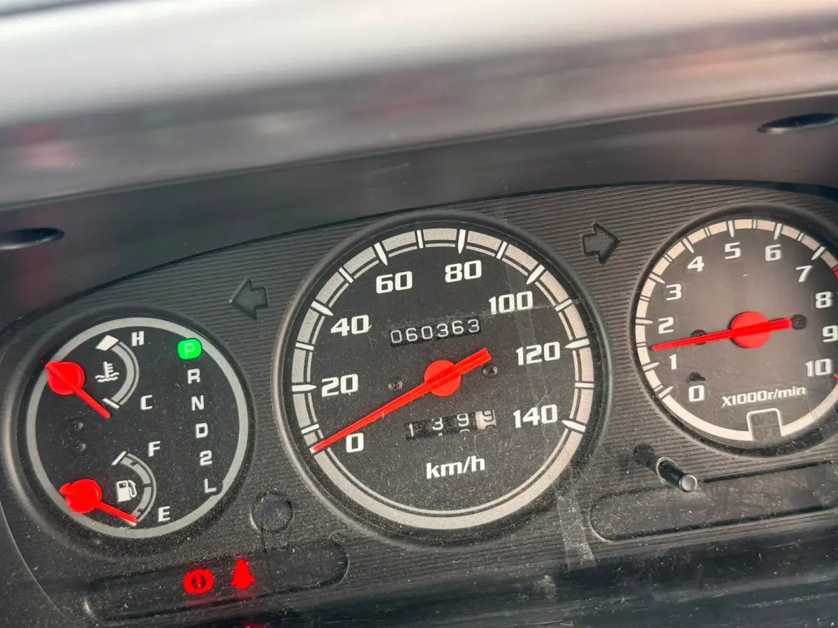 2001 Daihatsu Atrai Wagon Turbo, a white Kei Van, for sale at Skyline Kei Trucks in Houston, TX (photo 8 of 12)