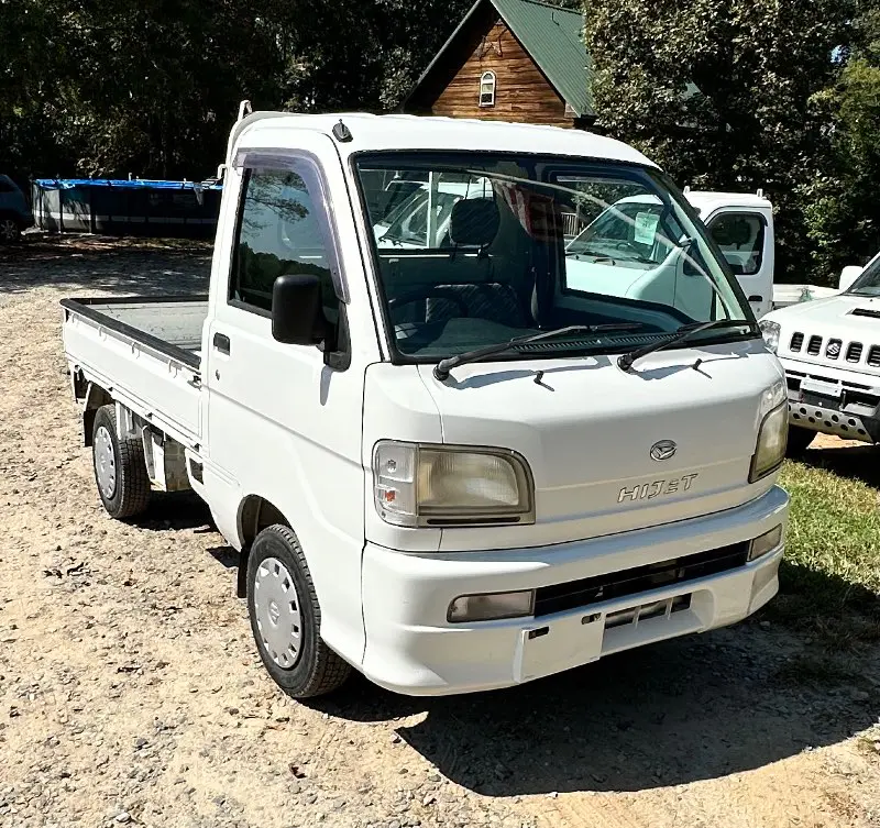 2001 Daihatsu Hijet 4WD, a white Kei Truck, for sale at Mayberry Mini Trucks in Mount Airy, NC (photo 3 of 15)