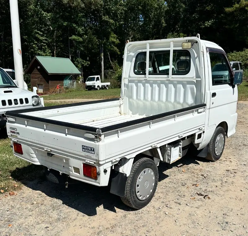 2001 Daihatsu Hijet 4WD, a white Kei Truck, for sale at Mayberry Mini Trucks in Mount Airy, NC (photo 5 of 15)