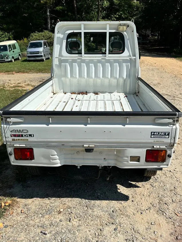 2001 Daihatsu Hijet 4WD, a white Kei Truck, for sale at Mayberry Mini Trucks in Mount Airy, NC (photo 8 of 15)
