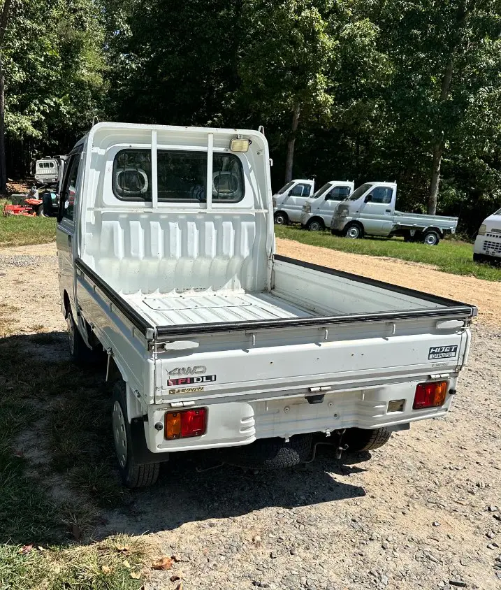 2001 Daihatsu Hijet 4WD, a white Kei Truck, for sale at Mayberry Mini Trucks in Mount Airy, NC (photo 9 of 15)