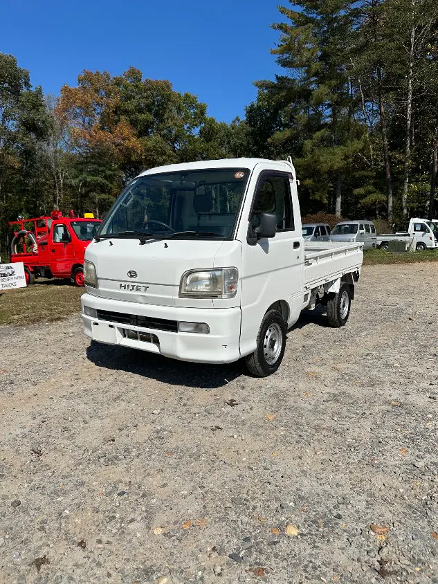 2001 Daihatsu Hijet 4WD, a white Kei Truck, for sale at Mayberry Mini Trucks in Mount Airy, NC (photo 1 of 20)