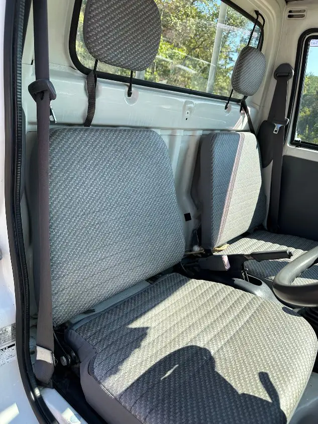 2001 Daihatsu Hijet 4WD, a white Kei Truck, for sale at Mayberry Mini Trucks in Mount Airy, NC (photo 17 of 20)