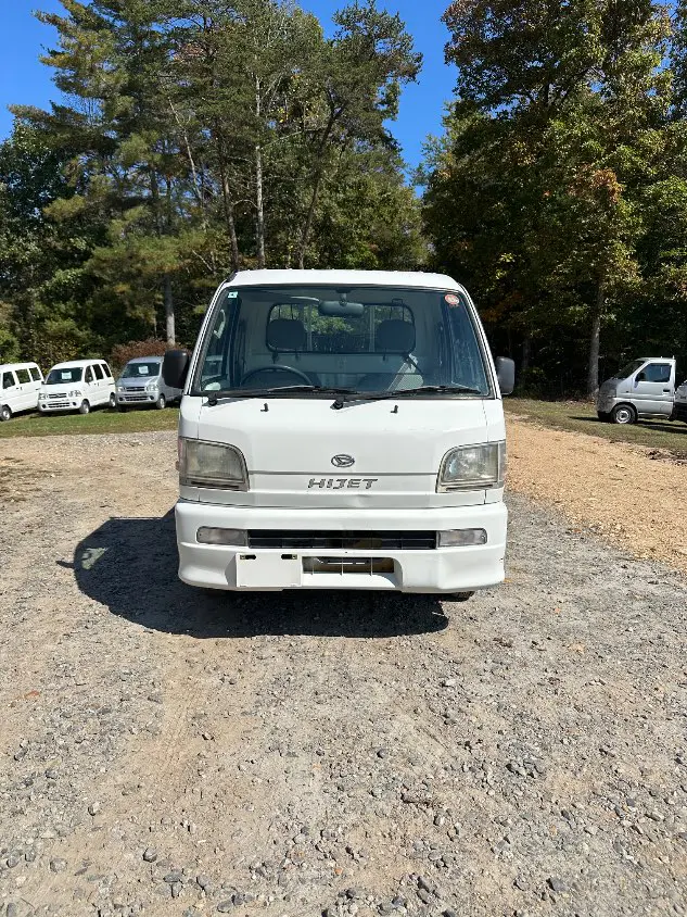 2001 Daihatsu Hijet 4WD, a white Kei Truck, for sale at Mayberry Mini Trucks in Mount Airy, NC (photo 4 of 20)