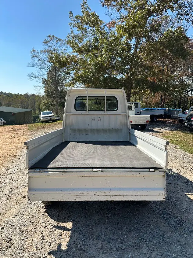 2001 Daihatsu Hijet 4WD, a white Kei Truck, for sale at Mayberry Mini Trucks in Mount Airy, NC (photo 9 of 20)