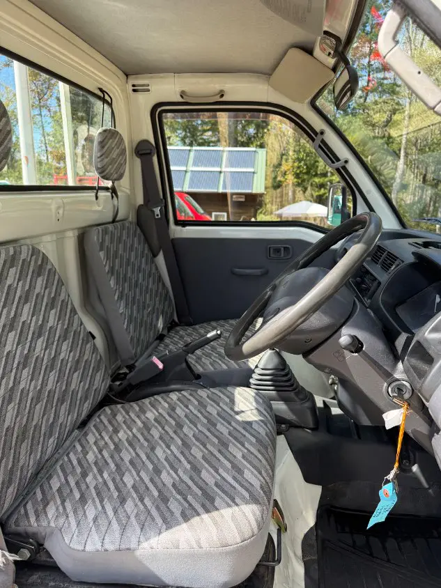 2001 Daihatsu Hijet 4WD, a white Kei Truck, for sale at Mayberry Mini Trucks in Mount Airy, NC (photo 11 of 15)