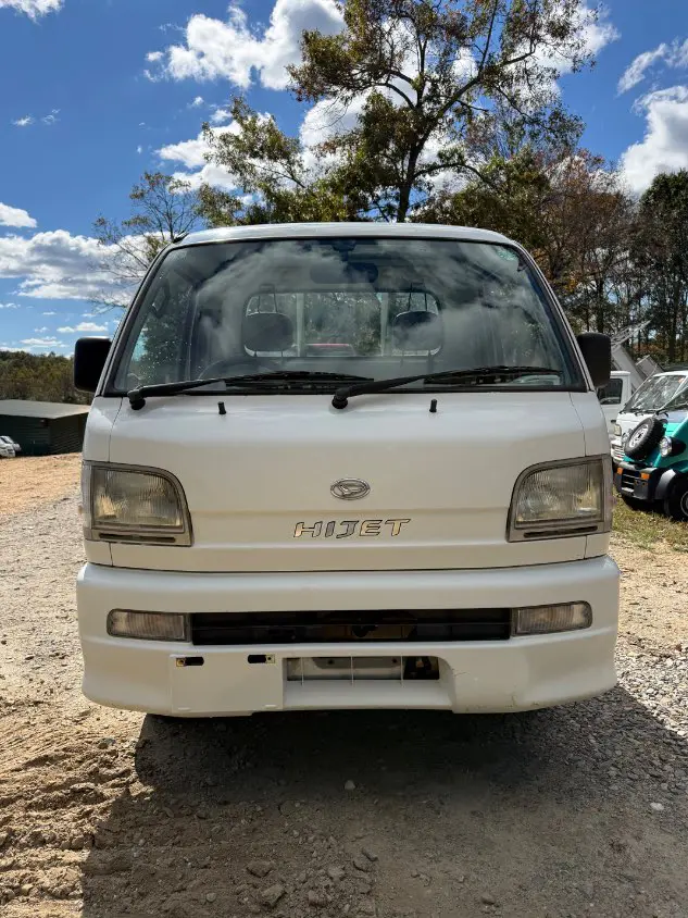 2001 Daihatsu Hijet 4WD, a white Kei Truck, for sale at Mayberry Mini Trucks in Mount Airy, NC (photo 2 of 15)