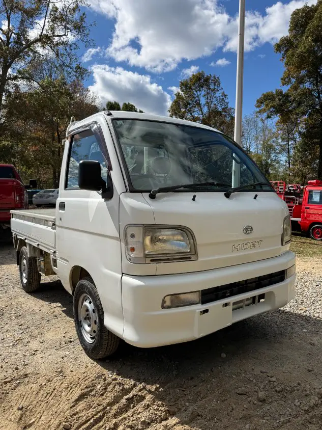 2001 Daihatsu Hijet 4WD, a white Kei Truck, for sale at Mayberry Mini Trucks in Mount Airy, NC (photo 3 of 15)