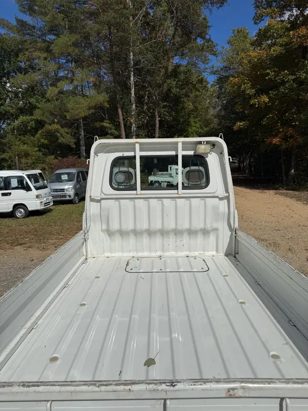 2001 Daihatsu Hijet 4WD, a white Kei Truck, for sale at Mayberry Mini Trucks in Mount Airy, NC (photo 7 of 15)