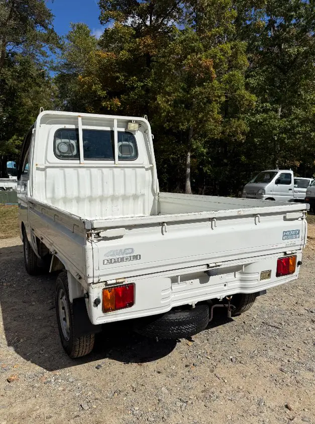 2001 Daihatsu Hijet 4WD, a white Kei Truck, for sale at Mayberry Mini Trucks in Mount Airy, NC (photo 8 of 15)