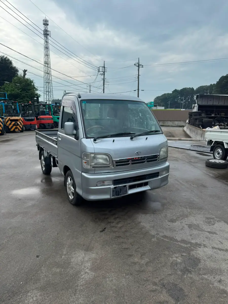 2001 Daihatsu Hijet 4x4 M/T, a silver Kei Truck, for sale at Skyline Kei Trucks in Houston, TX (photo 1 of 11)