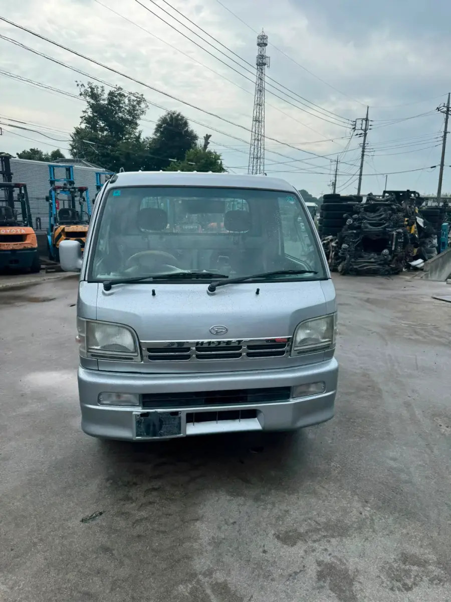 2001 Daihatsu Hijet 4x4 M/T, a silver Kei Truck, for sale at Skyline Kei Trucks in Houston, TX (photo 2 of 11)