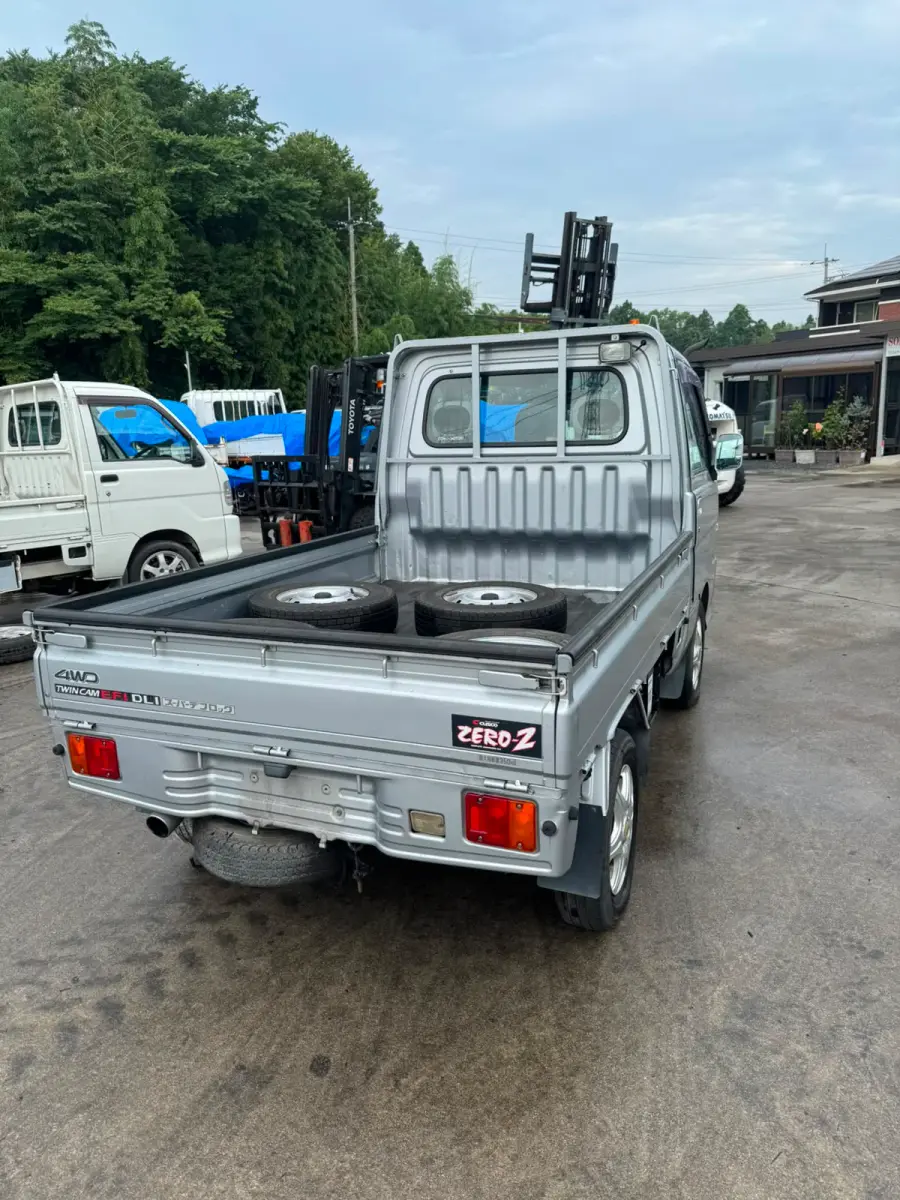 2001 Daihatsu Hijet 4x4 M/T, a silver Kei Truck, for sale at Skyline Kei Trucks in Houston, TX (photo 6 of 11)