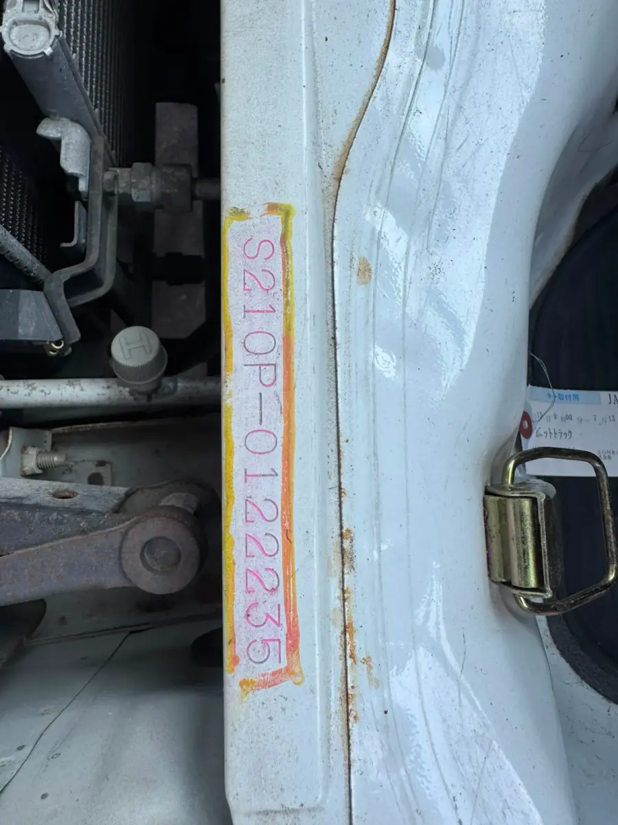 2001 Daihatsu Hijet 4x4 M/T, a white Kei Truck, for sale at Skyline Kei Trucks in Houston, TX (photo 12 of 13)