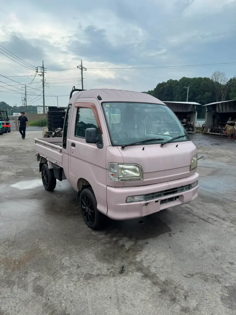 2001 Daihatsu Hijet Jumbo 4x2 A/T, a Kei Truck, for sale at Skyline Kei Trucks in Houston, TX (photo 2 of 12)