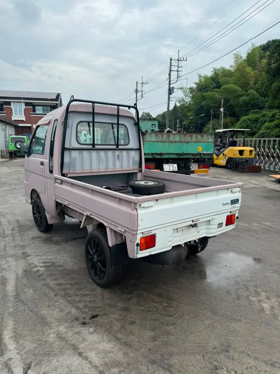 2001 Daihatsu Hijet Jumbo 4x2 A/T, a Kei Truck, for sale at Skyline Kei Trucks in Houston, TX (photo 4 of 12)