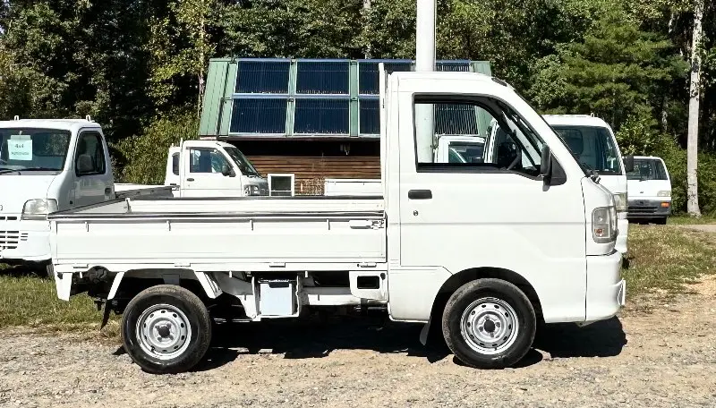 2001 Daihatsu Hijet, a white Kei Truck, for sale at Mayberry Mini Trucks in Mount Airy, NC (photo 4 of 18)