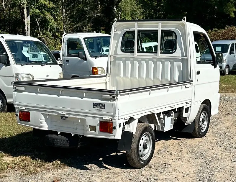 2001 Daihatsu Hijet, a white Kei Truck, for sale at Mayberry Mini Trucks in Mount Airy, NC (photo 5 of 18)