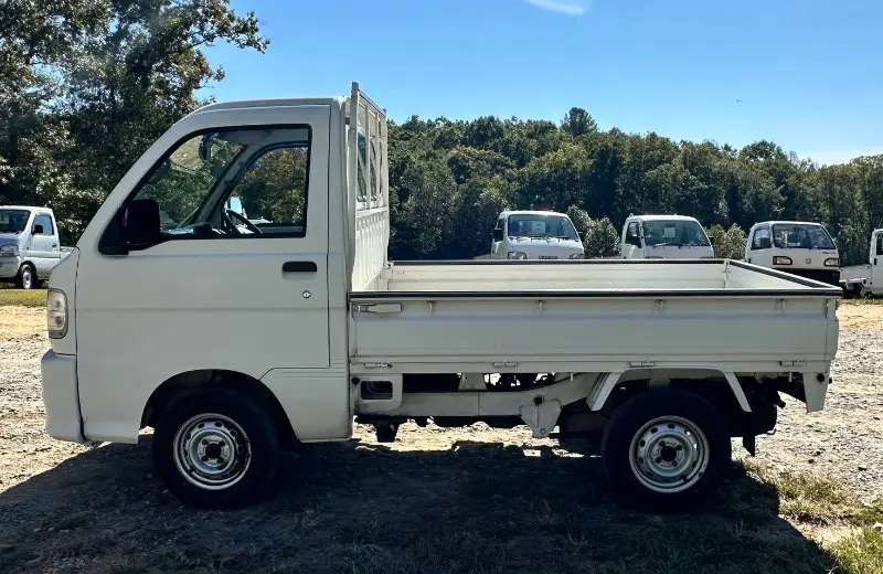 2001 Daihatsu Hijet, a white Kei Truck, for sale at Mayberry Mini Trucks in Mount Airy, NC (photo 9 of 18)