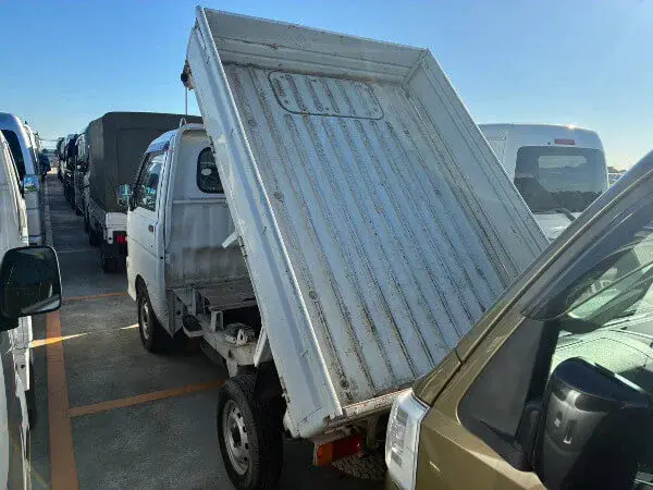 2001 Daihatsu Hijet Low Dump, a Kei Truck, for sale at Weatherford Mini Trucks in Weatherford, TX (photo 6 of 9)
