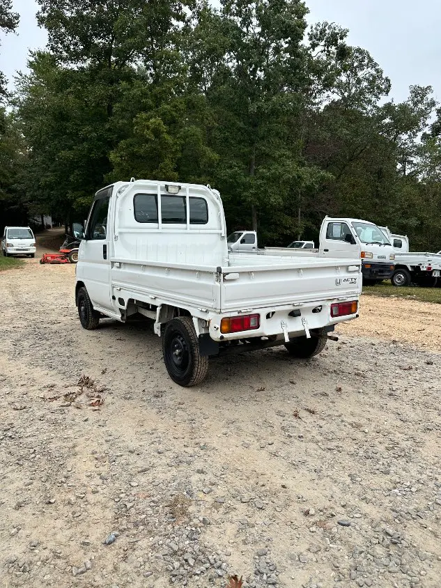 2001 Honda Acty 4WD, a white Kei Truck, for sale at Mayberry Mini Trucks in Mount Airy, NC (photo 11 of 20)