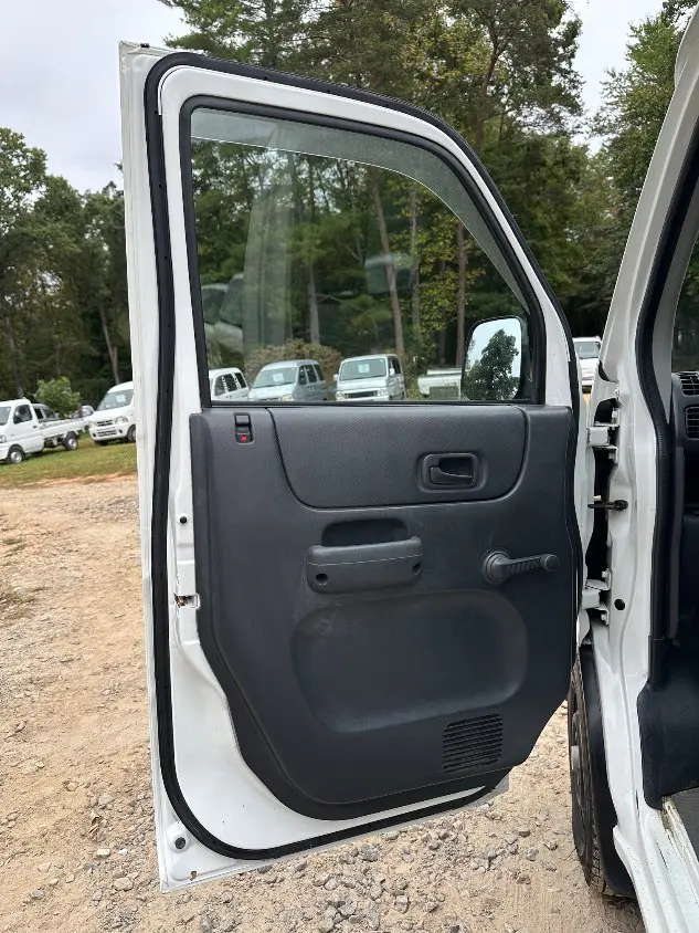 2001 Honda Acty 4WD, a white Kei Truck, for sale at Mayberry Mini Trucks in Mount Airy, NC (photo 13 of 20)