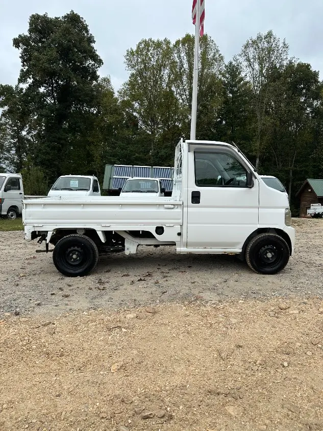 2001 Honda Acty 4WD, a white Kei Truck, for sale at Mayberry Mini Trucks in Mount Airy, NC (photo 5 of 20)