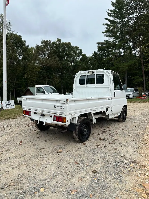 2001 Honda Acty 4WD, a white Kei Truck, for sale at Mayberry Mini Trucks in Mount Airy, NC (photo 6 of 20)