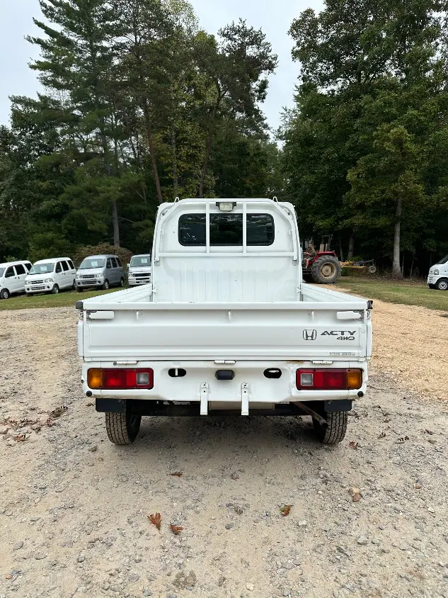 2001 Honda Acty 4WD, a white Kei Truck, for sale at Mayberry Mini Trucks in Mount Airy, NC (photo 7 of 20)