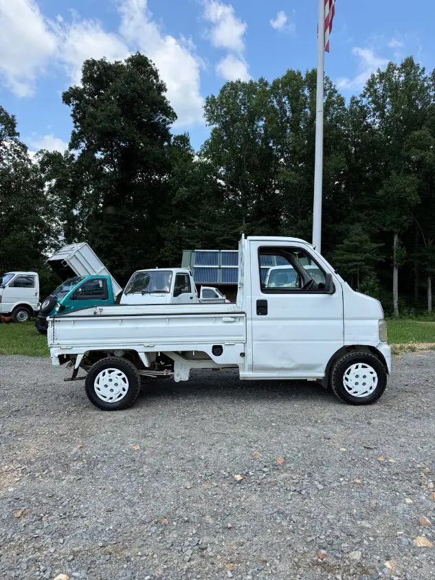 2001 Honda Acty 4WD, a white Kei Truck, for sale at Mayberry Mini Trucks in Mount Airy, NC (photo 4 of 20)