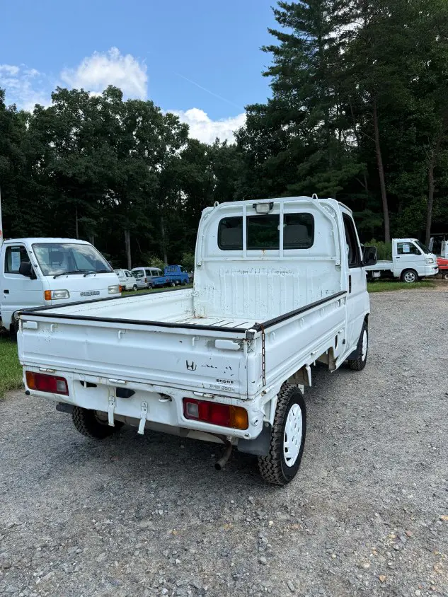 2001 Honda Acty 4WD, a white Kei Truck, for sale at Mayberry Mini Trucks in Mount Airy, NC (photo 5 of 20)