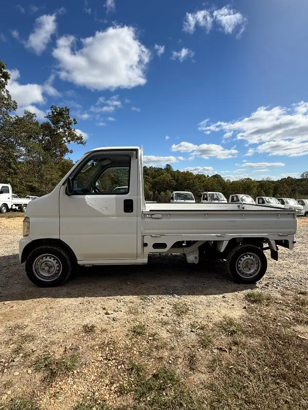 2001 Honda Acty 4WD, a white Kei Truck, for sale at Mayberry Mini Trucks in Mount Airy, NC (photo 9 of 17)