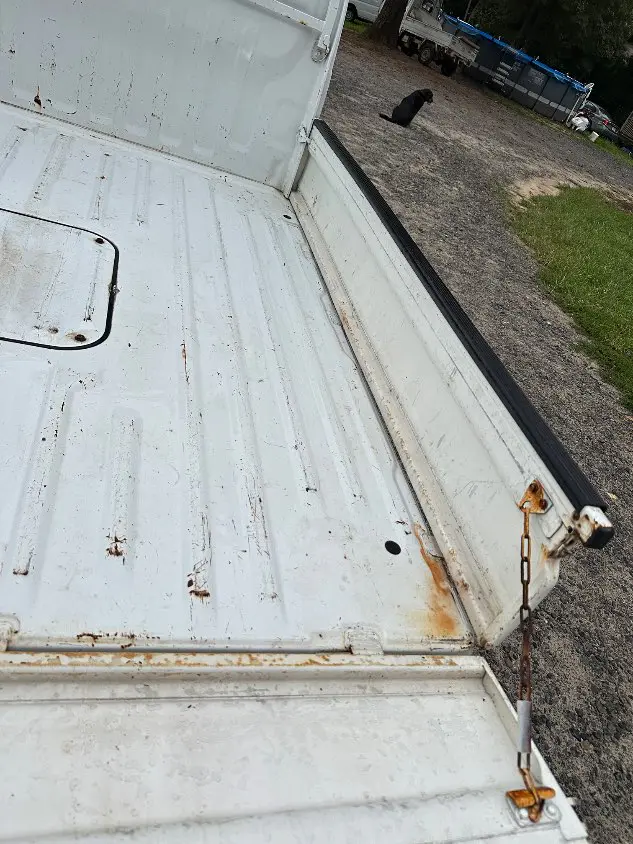 2001 Honda Acty 4WD, a white Kei Truck, for sale at Mayberry Mini Trucks in Mount Airy, NC (photo 10 of 20)