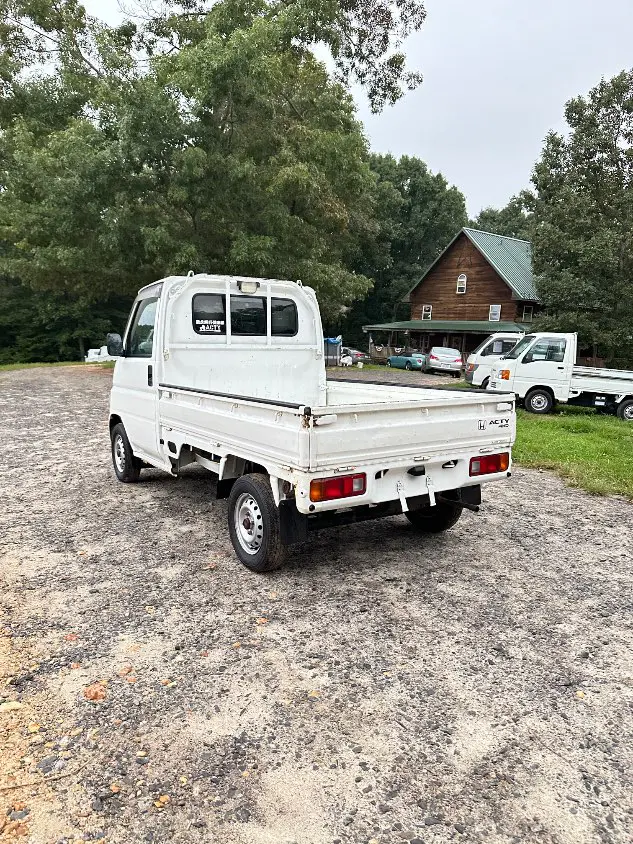 2001 Honda Acty 4WD, a white Kei Truck, for sale at Mayberry Mini Trucks in Mount Airy, NC (photo 12 of 20)