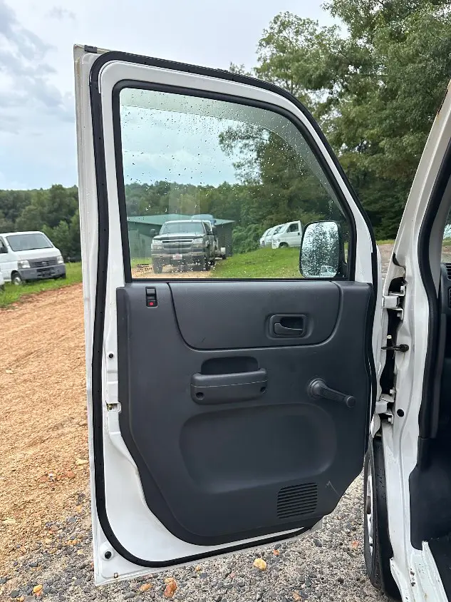 2001 Honda Acty 4WD, a white Kei Truck, for sale at Mayberry Mini Trucks in Mount Airy, NC (photo 14 of 20)